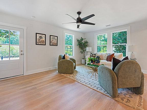5th image of 2608 Seymour Ave