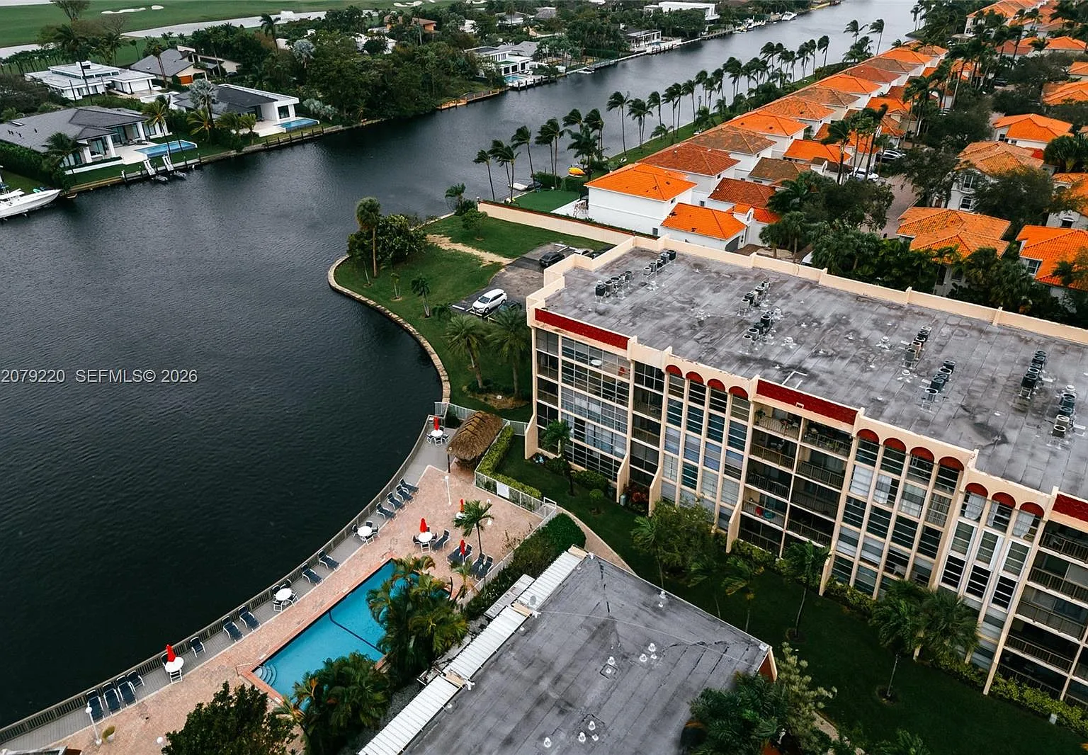 Desoto Park North Condo — Photo 4