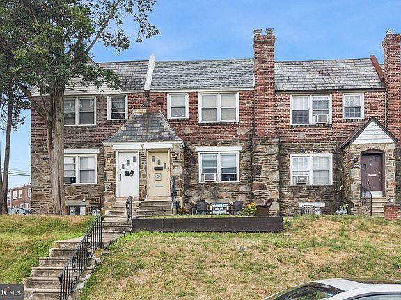 2nd image of 802 Windermere Ave