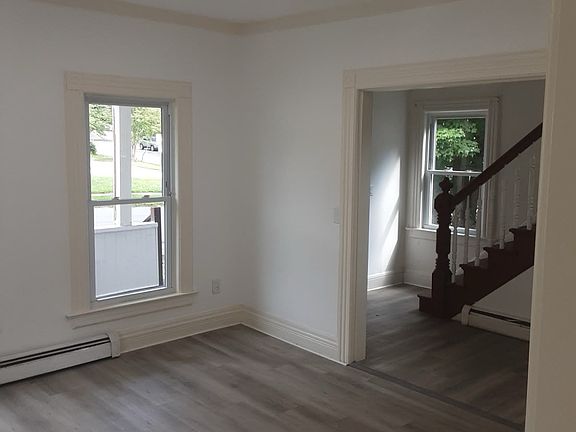 4th image of 26 Lakewood Ave #1
