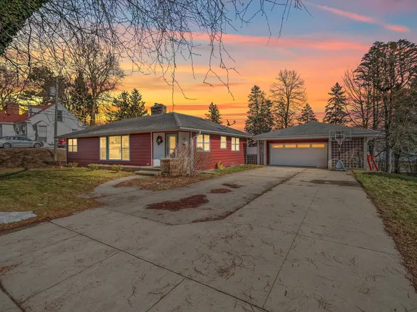 61 Charles St, Hillsdale, MI 49242