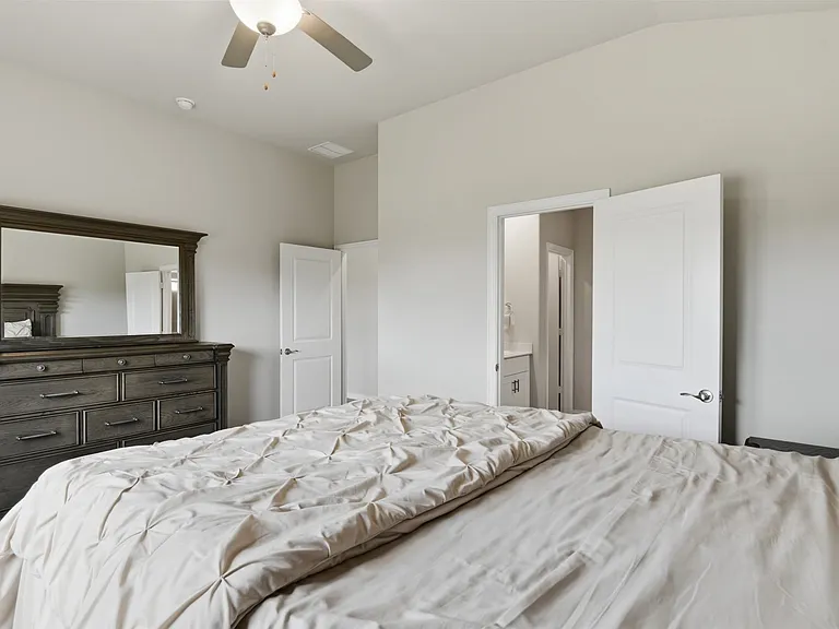 2275 Cliff Springs Dr — Photo 14