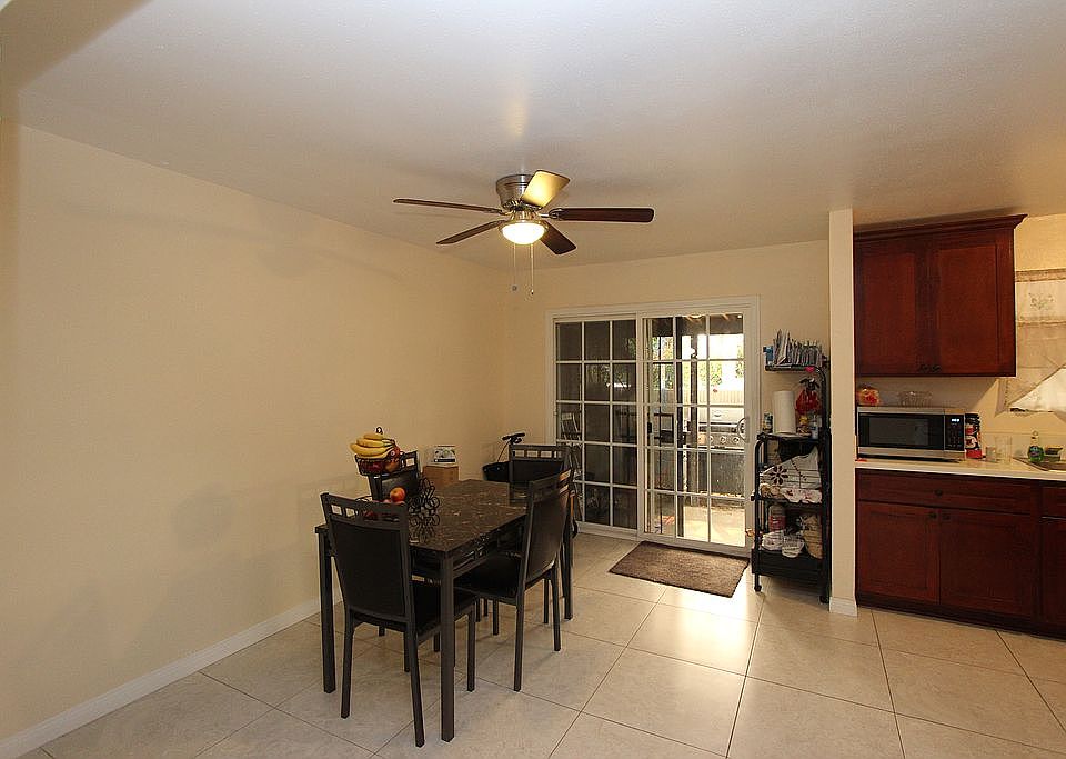 Spacious Dining Area
