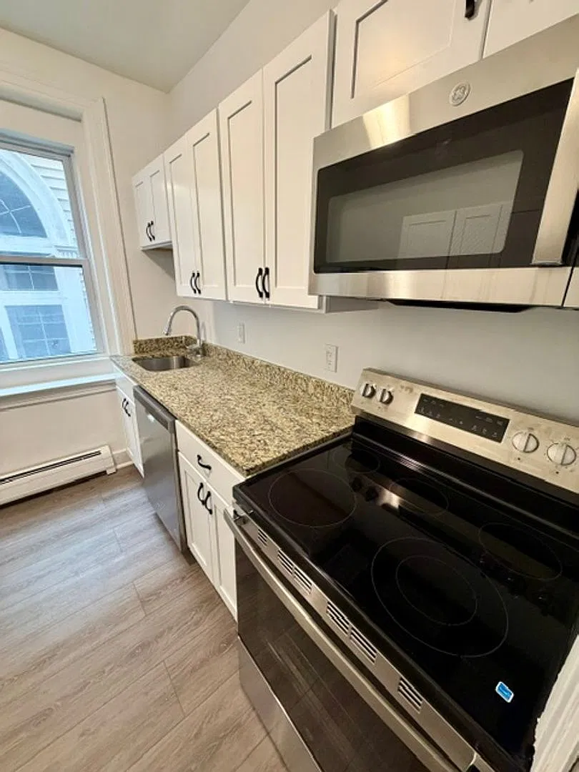 256 Bradley Street — Photo 2