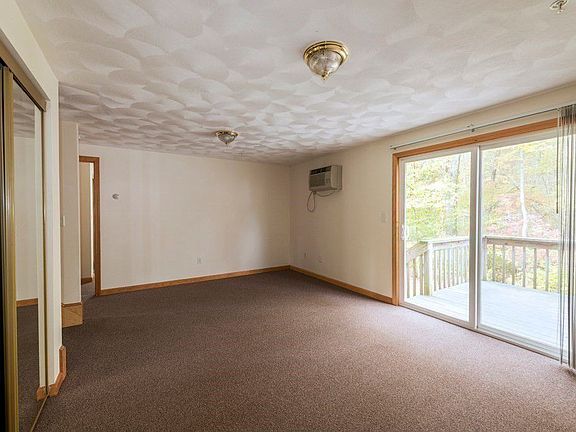 3rd image of 28 Rosewood Dr Unit 28