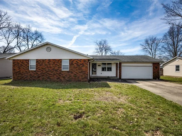 907 W Evergreen Ave, Effingham, IL 62401