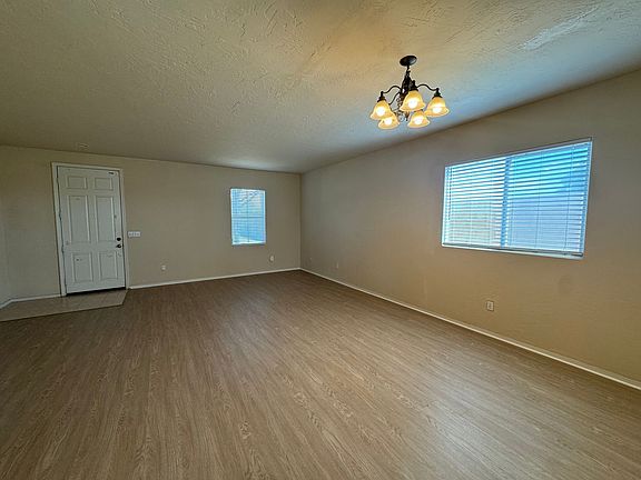 3rd image of 8221 Crestridge Ct