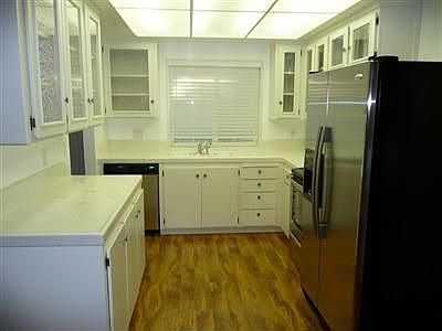 3rd image of 8594 Erinbrook Way
