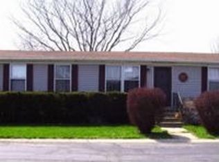62 Hickory Ln, Sandwich, IL 60548