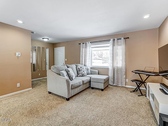 4th image of 1719 Latham Ave