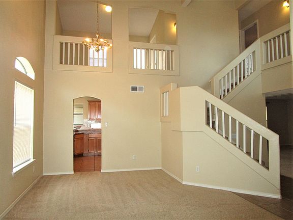 5th image of 10818 Aaron St