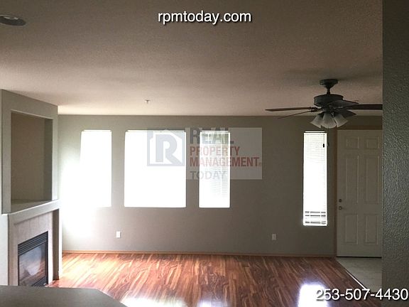 3rd image of 1975 Garry Oaks Ave Unit B