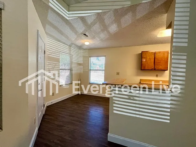 2 bed, 2.0 bath, 1140 sqft, $1,195 — Photo 4