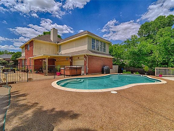 4th image of 1426 Holley Cres