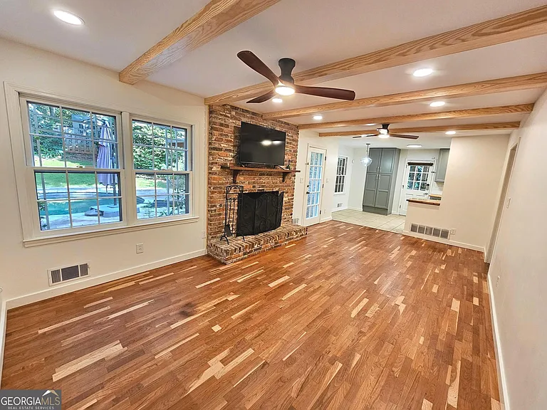 615 Kings Rd — Photo 14