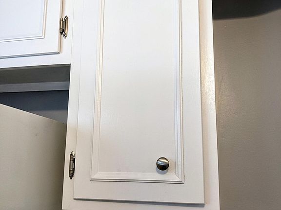 3rd image of 1441 N Evergreen Ave #1G