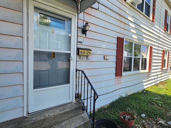 2nd image of 1221 E Philadelphia St APT 1