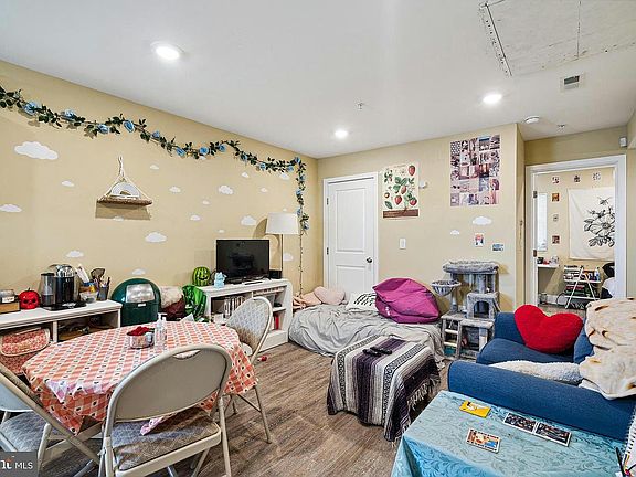 3rd image of 2214 N Camac St #C