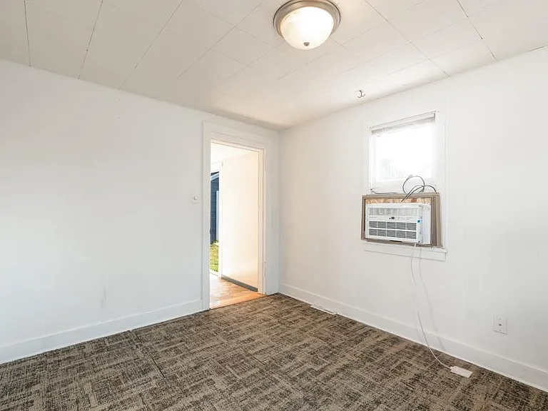 1908 E Rosser Ave — Photo 11