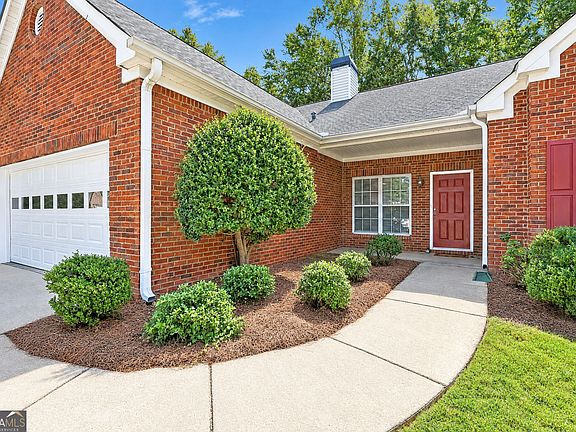 3rd image of 140 Kaylee Ct