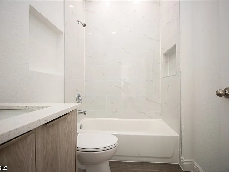 9004 W Justice Cir — Photo 30