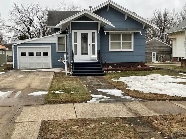 511 9th St, Sibley, IA 51249