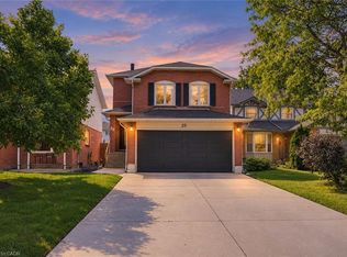 23 Desantis Ct, Hamilton, ON L8W 3A9