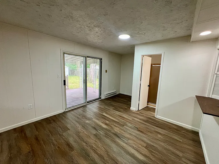 18062 Blandford Rd — Photo 10