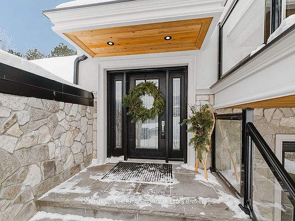 2nd image of 2816 Mount Albert Rd