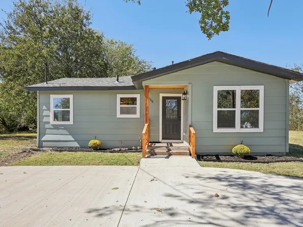 1108 S Medora St, Terrell, TX 75160