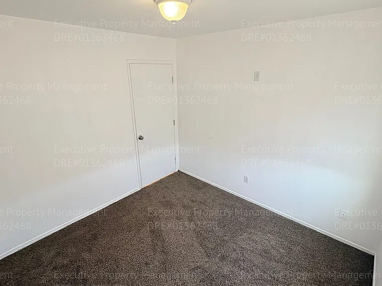 7400 Cross Glade St — Photo 32