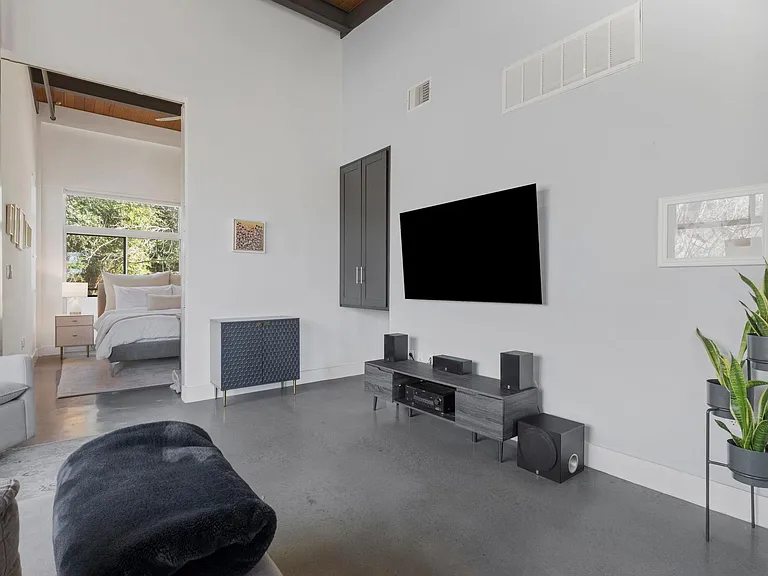 2205 N Lamar Blvd #321 — Photo 18