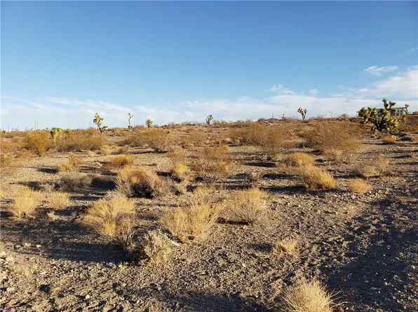 21157 W Calexico Dr, Willow Beach, AZ 86445