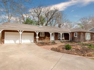 2922 W 92nd Ter, Leawood, KS 66206