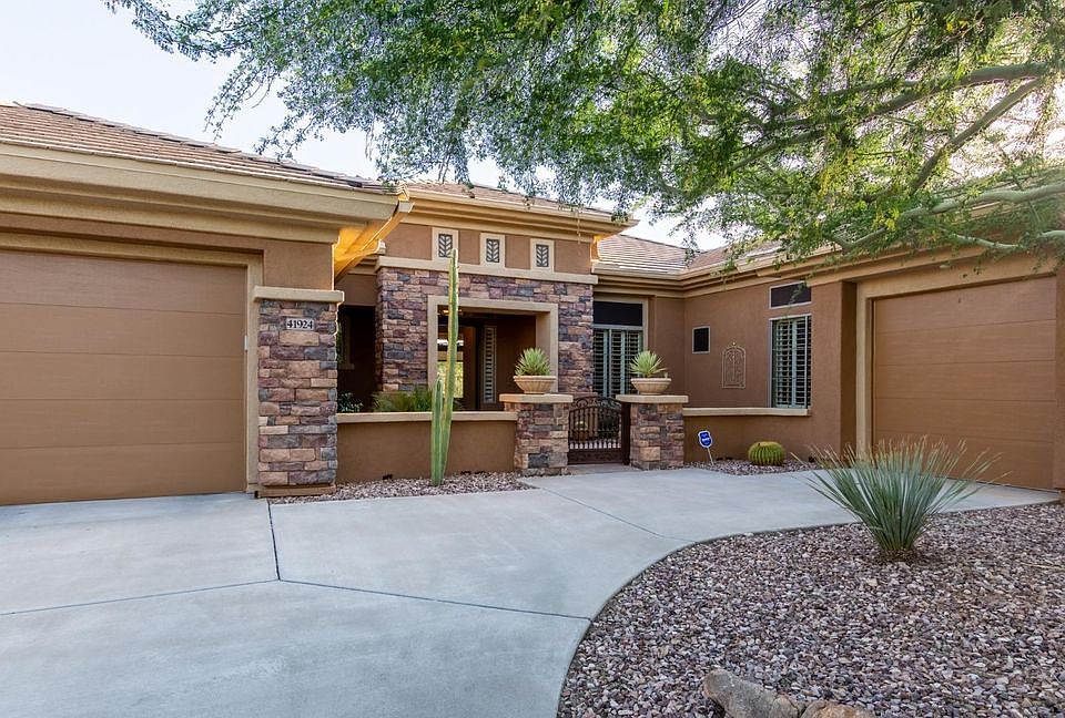 1st image of 41924 N Club Pointe Dr