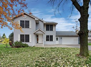 1082 Bonnieview Cir, Woodbury, MN 55129