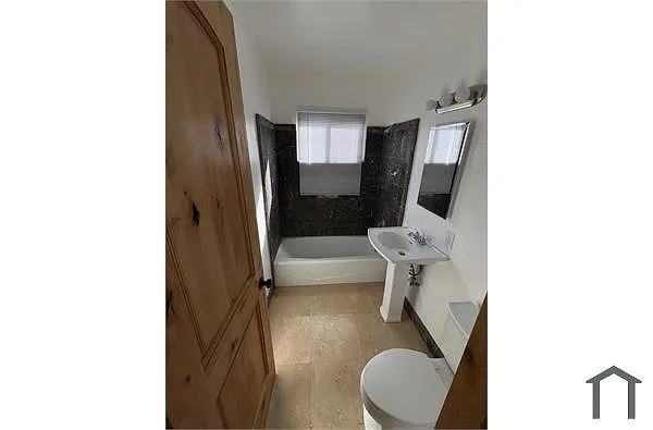 Building Photo - 815 Glenway Dr #5