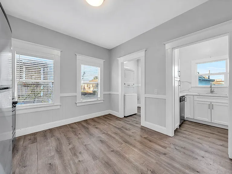 3207 West St — Photo 3