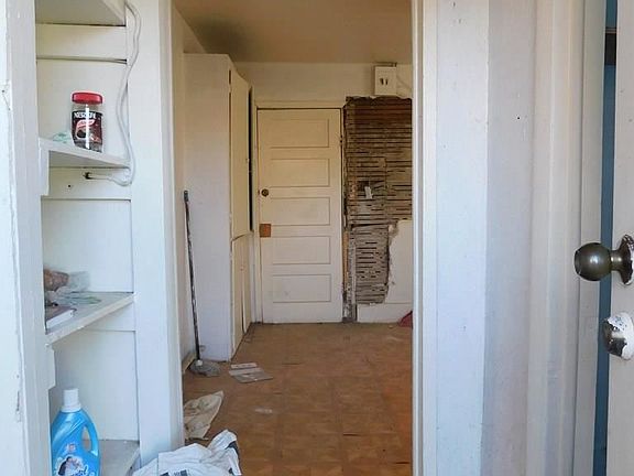 2nd image of 1112 Chestnut Ave