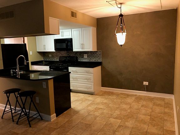 3rd image of 8010 Woodglen Ln APT 201