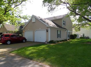 2466 Devonshire Ct, Aurora, IL 60502