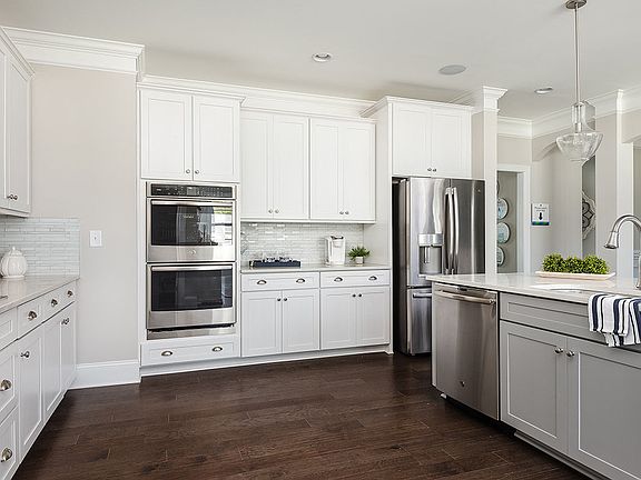 3rd image of 515 Willowbrook Rd