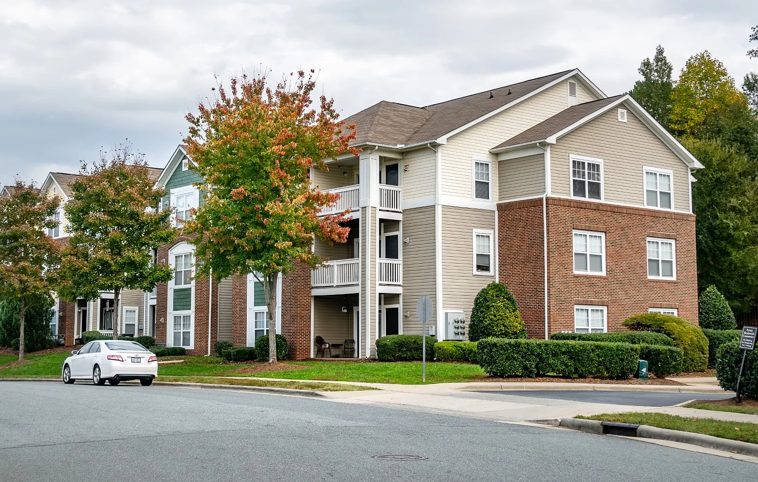 Rivermere Apartments — Photo 2
