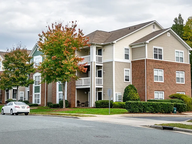 Rivermere Apartments — Photo 2