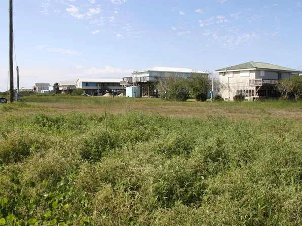 132 Elmwood Ln, Grand Isle, LA 70358