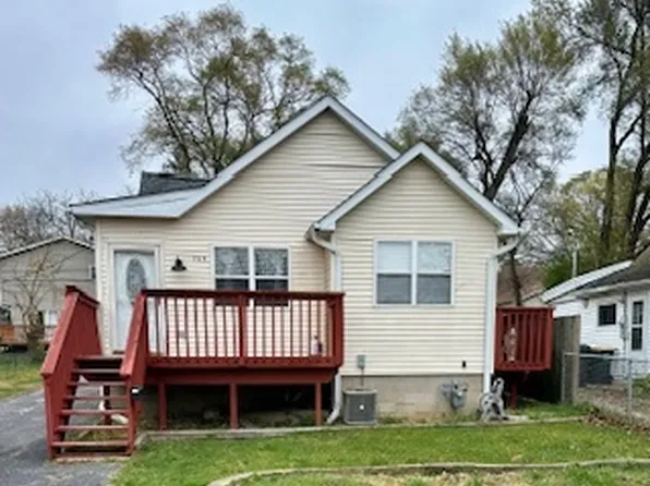 305 Brierhill Dr, Round Lake Park, IL 60073