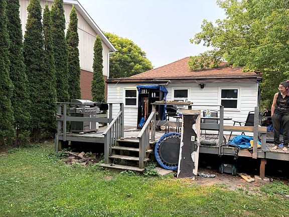 3rd image of 361 Fitton St
