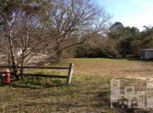 2042 Sloop Point Rd, Hampstead, NC 28443