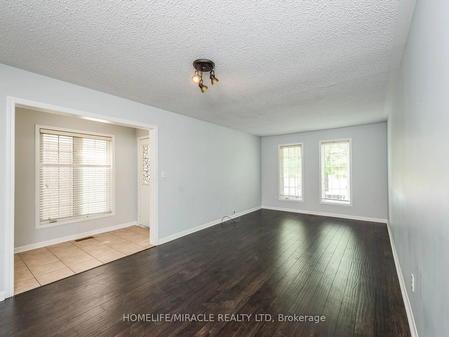 3 bed, $3,000 — Photo 4