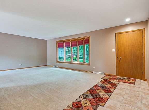 4th image of 424 Linden Ct